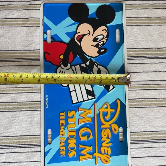 VTG Walt Disney Word MGM Studios Theme Park Mickey Mouse LICENSE PLATE - Picture 5 of 8